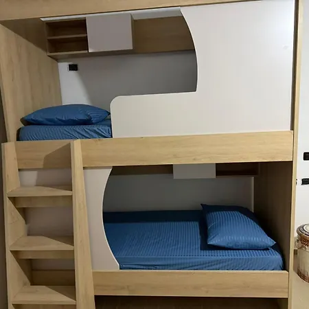 Rooftop Gallery 旅馆 *