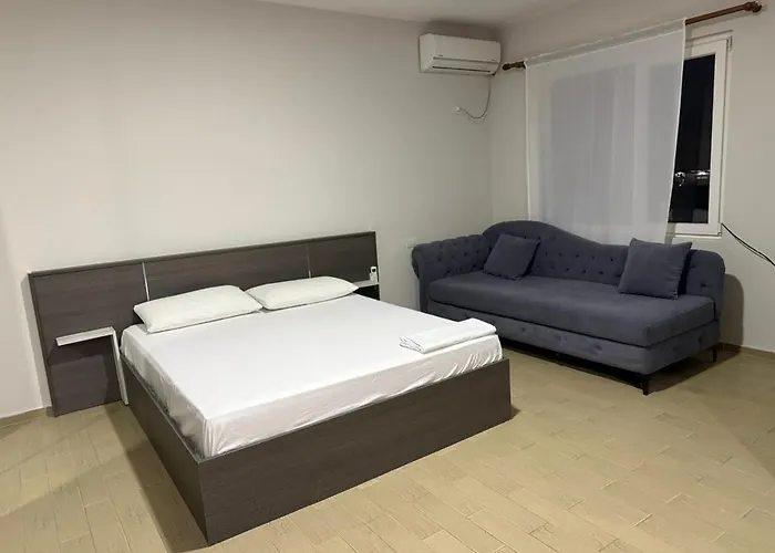 Rooftop Gallery Hostel